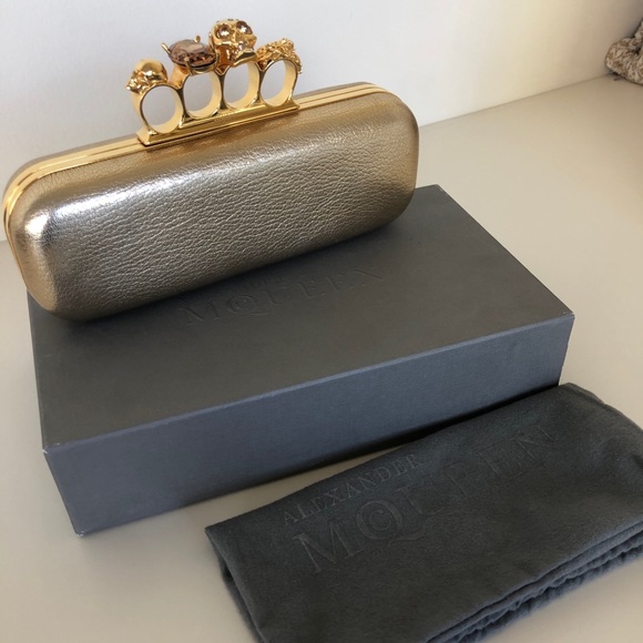 ☑️ SOLD ☑️ Alexander McQueen Skull Clutch - Picture 3 of 12